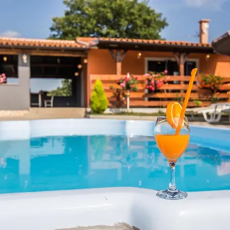 Feriehus Mit Privatpool Fuer 6 Personen Ca 90 Qm In Pula, Istrien Istrische Riviera