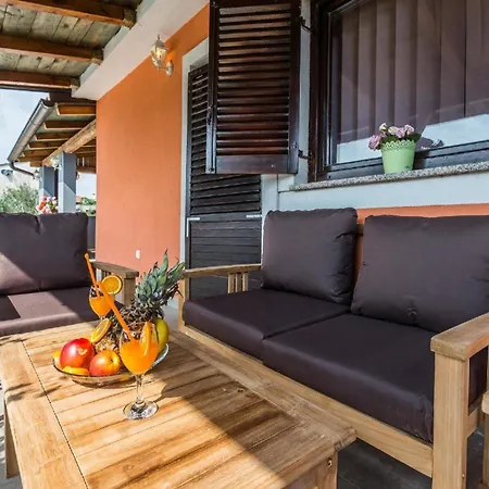 Mit Privatpool Fuer 6 Personen Ca 90 Qm In Pula, Istrien Istrische Riviera Feriehus Pula