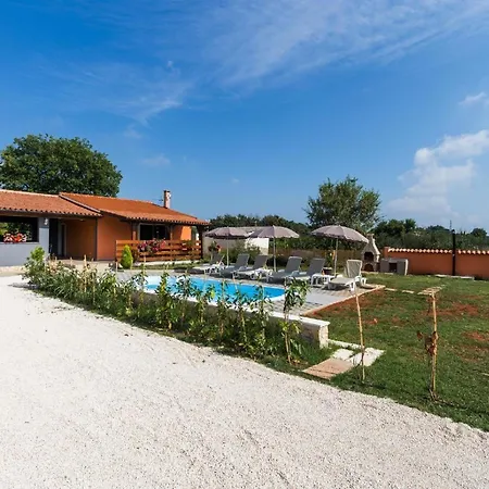 Feriehus Mit Privatpool Fuer 6 Personen Ca 90 Qm In Pula, Istrien Istrische Riviera