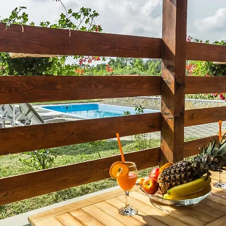 Mit Privatpool Fuer 6 Personen Ca 90 Qm In Pula, Istrien Istrische Riviera Feriehus